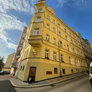  Apartment Francis - Lazenske Centrum
